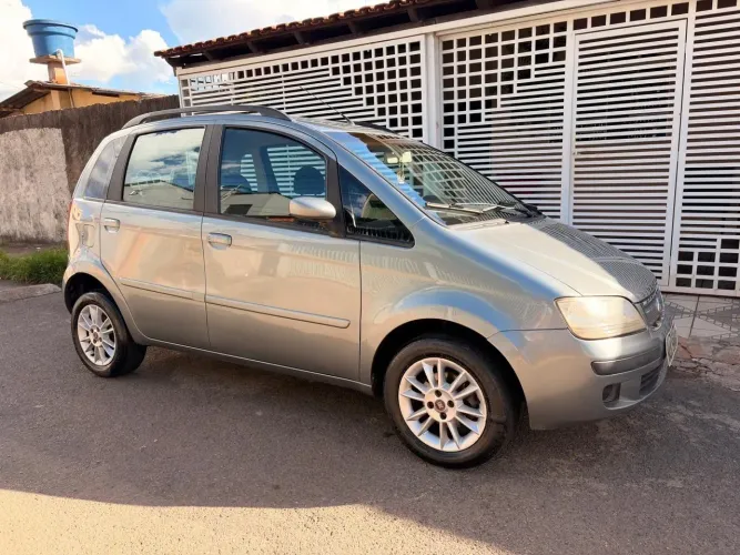 Fiat Idea ELX 1.4 MPI Fire Flex 8V 5P 2010