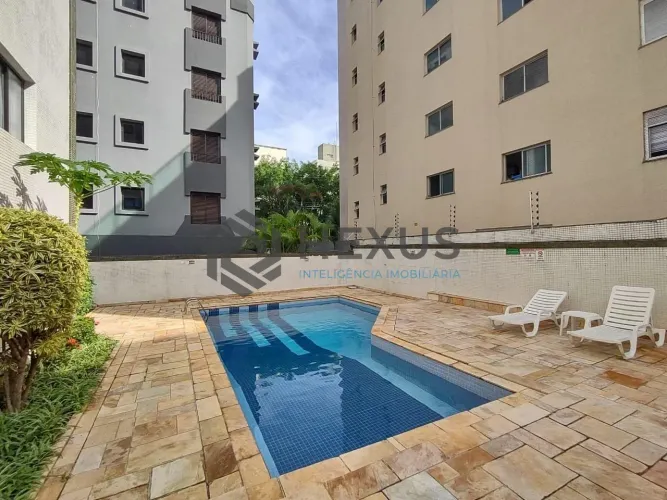 Apartamento com varanda e lazer na Praia da Enseada, Guaruja