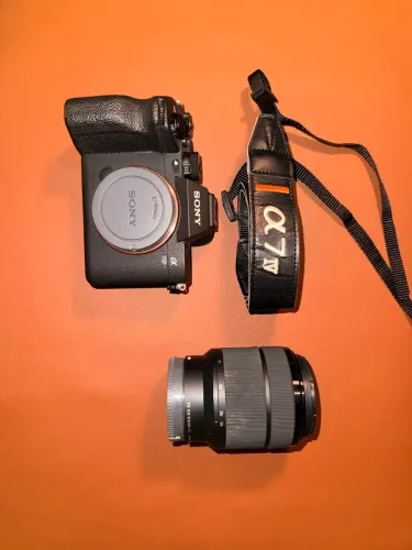Câmera Mirrorless Sony A7IV (ótimo estado)