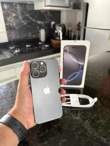 iPhone 15 Pro Max 256GB - Muito Novo