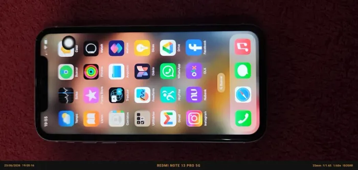 Celular IPhone 11 normal