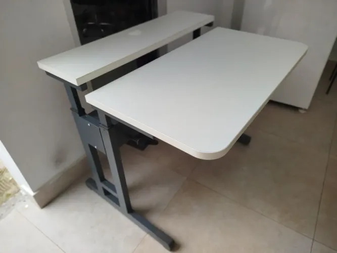 Mesa para computador altura regulável