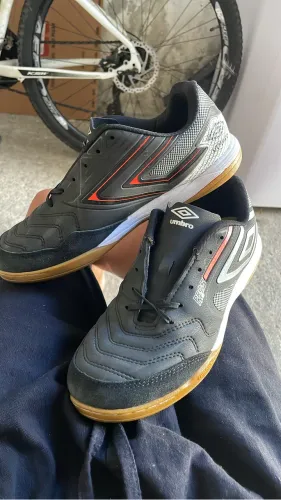 Chuteira futsal umbro pro 5 Club