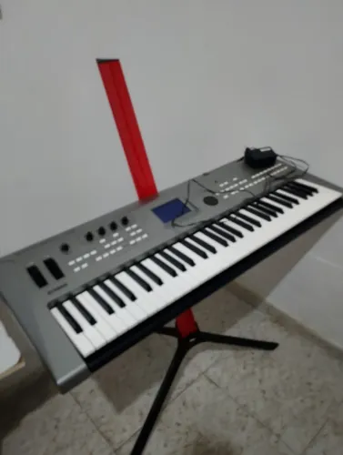 Teclado Yamaha MM6 Sintetizador , suporte Stay, pedal sustain, fonte e bag 