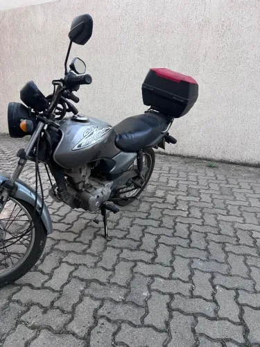 Moto conservada com moto novo