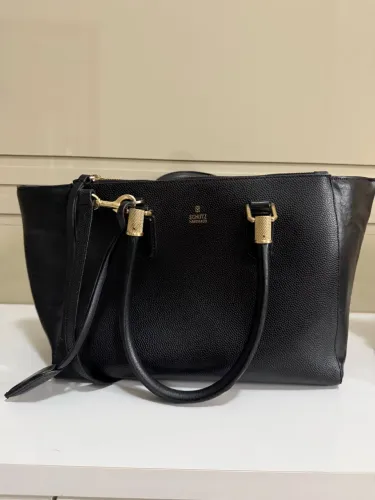 Vendo Bolsa Schutz preta. Excelente.Muito pouco uso.