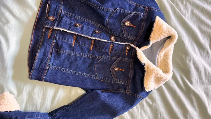 Jaqueta jeans com pelinho