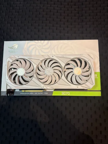 Placa De Vídeo RTX 3070 ASUS ROG Strix 8GB GDDR6 OC Branca