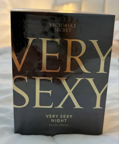 PERFUME VICTORIA?S SECRET VERY SEXY NIGHT - Eau de Parfum