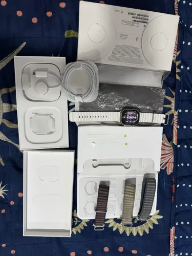 Apple Watch Ultra 49 mm Titânio + Caixa + 4 Pulseiras - R$ 2.500