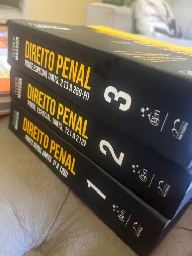 Livro de Direito Penal