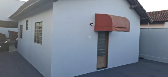 Vendo. Uma casa no jardim felicidade