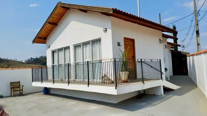 CASA MODERNA À VENDA | Sapucaí Mirim