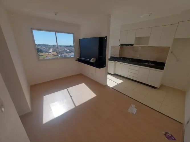 Apartamento 2 Quartos com Armário na Cozinha e 2 Garagens no Urias Magalhães próximo ao Sh