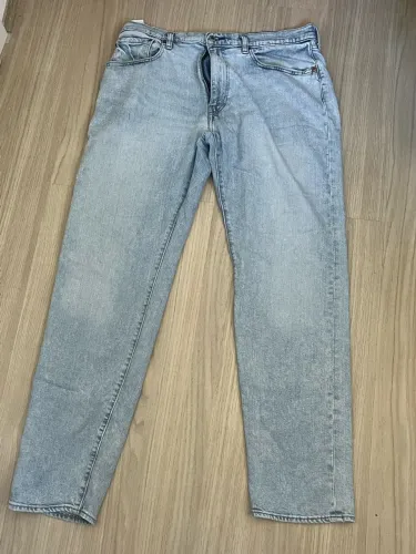 Calça jeans levis