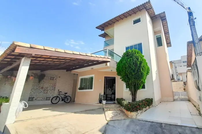 Casa com 5 dormitórios à venda, 300 m² por R$ 700.000,00 - Granja dos Cavaleiros - Macaé/R