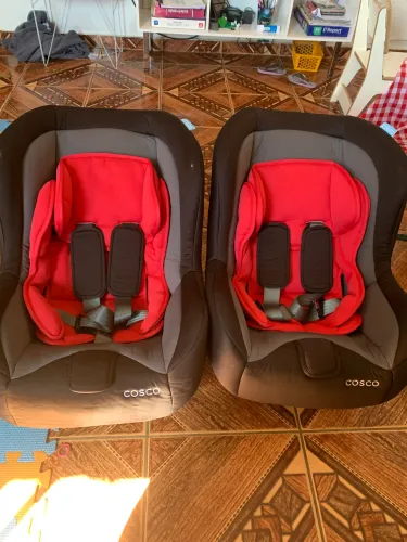 Cadeirinha de carro Cosco Simple Safe de 0 a 25kg