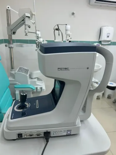 Autorefrator/Ceratômetro POTEC PAK-6000 - Seminovo, Pouquíssimo Uso