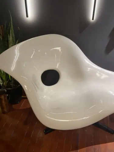 Chaise longue modelo La Chaise - design modernista