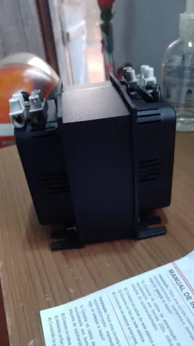 Vendo transformador universal novo na caixa