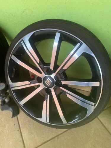 Rodas cronos aro 17 com pneus perfil baixo, furacão 4x100