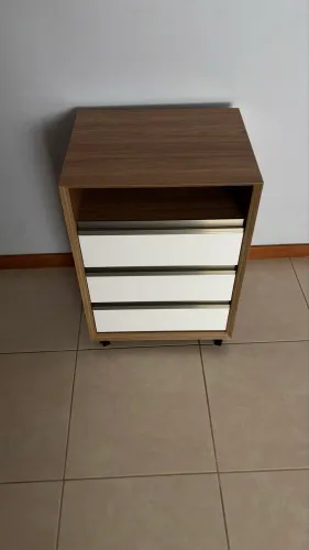 Cômoda de rodinha 