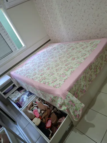 Base de cama Queen (sem cabeceira e com gavetões)