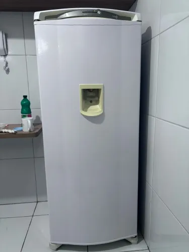 Geladeira cônsul usada envelopada