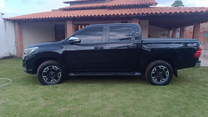 Toyota Hilux CD SRV 4X4 2.8 TDI Diesel Aut. 2017