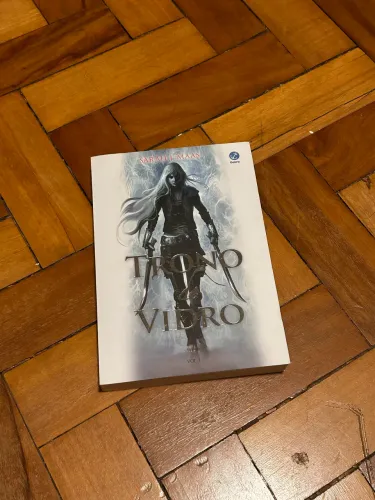 O trono de vidro