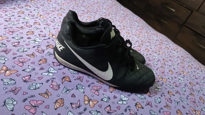 Chuteira nike beco 2