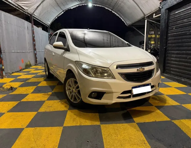 Chevrolet Onix Hatch LT 1.0 8V Flex Power Mec. 4P 2016