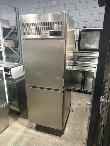 Freezer Vertical Cozil em Inox - Uso Profissional (Aceito Cartão)