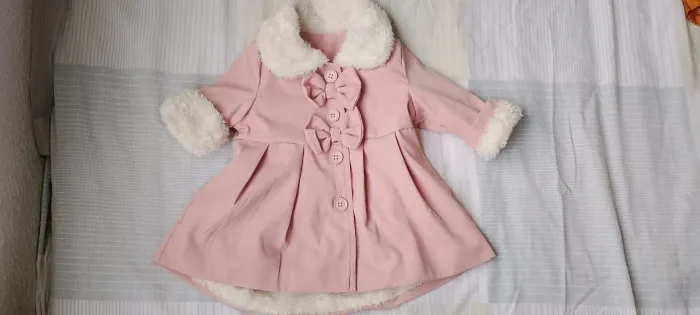 Casaco Infantil Luxo Rosa com Capuz/Gola de Pelúcia e Forro Quentinho