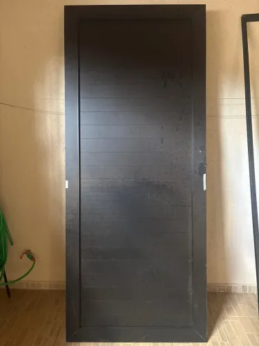 Porta de alumínio 2,5 x 1,10(AxL) pivotante nova