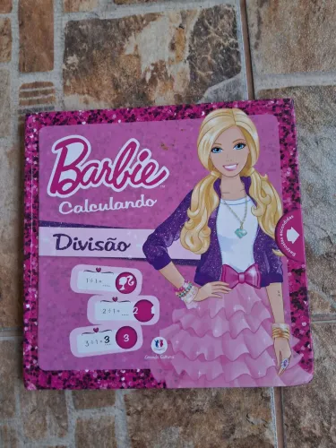 Livro da barbie calculando divisao