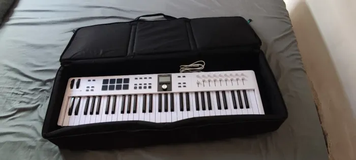 Teclado Controlador Arturia Keylab 61