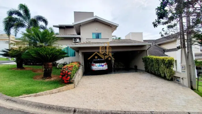 Casa moderna, com muito espaço, sala de estar, de tv, de jantar, escritório, 3 dormitórios