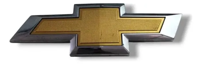 Emblema Gravata Tampa Traseira Chevrolet Spin 2021 52130421 Prata