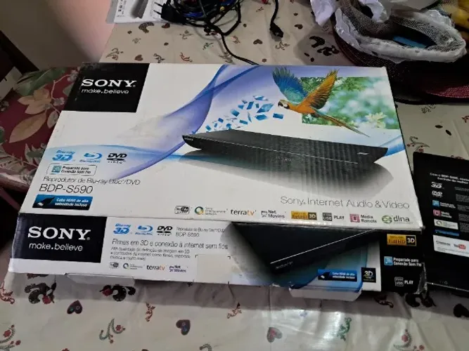 Blu-ray dvd player Sony usado na caixa