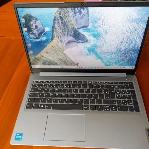 Notebook Lenovo I3 12° geração semi novo