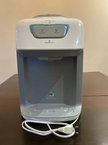 Bebedouro de água Electrolux Branco com refrigeração eletrônica (BE11B)