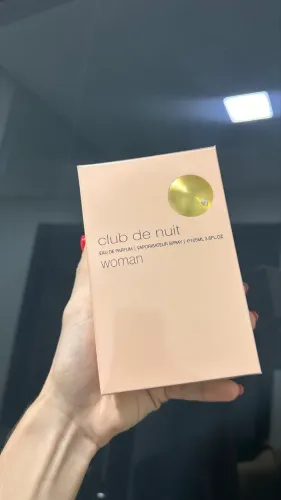 Perfume importado Club de Nuit woman