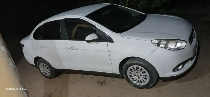 Fiat Grand Siena Tetrafuel 1.4 EVO F. Flex 8V 2013