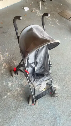 Carrinho de Bebê Passeio Guarda-Chuva Movee Maxi Baby - Cinza