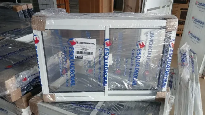 Basculantes de alumínio branca 40x60 com vidro a vista R$199,90
