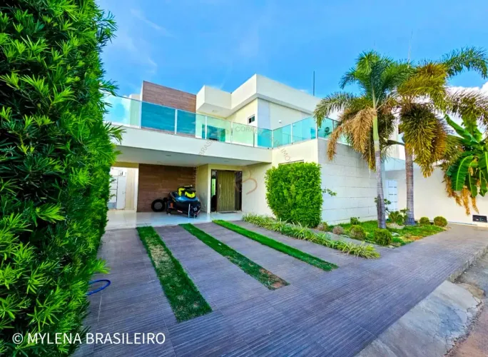 Belíssima Casa no Condomínio Country Club Com 4 quartos sendo 3 suítes com Closet