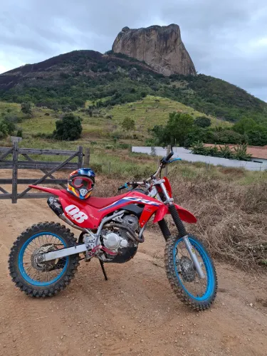 Crf 250 2024 embregem nova pneus novos moto impecavel
