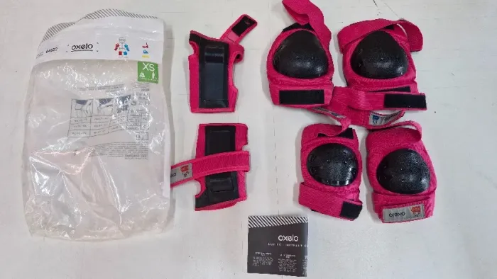 Kit de proteção e capacete patinação