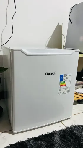 Vendo frigobar cônsul 47L